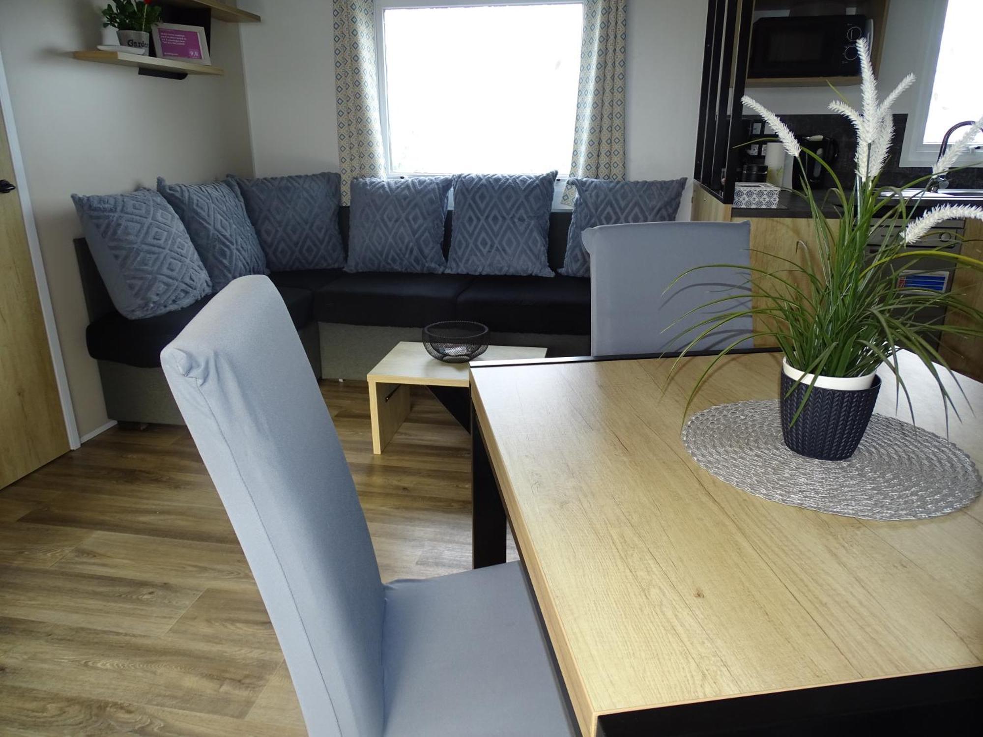 Campsite Mobil Moderne Neuf Et Ultra Equipe De 6 A 8 Couchages *